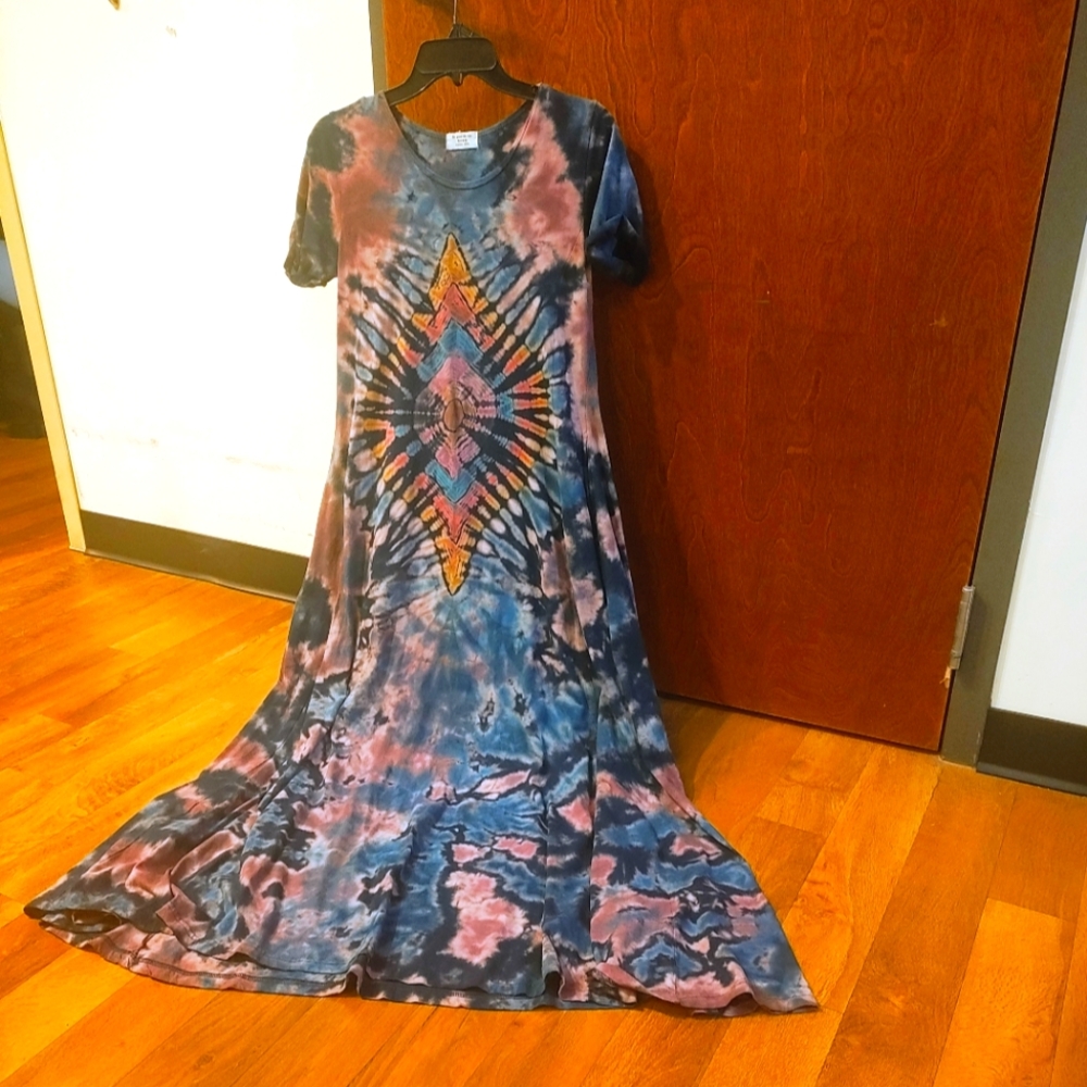 Tie-Dye Maxi Dress with Geometric Pattern